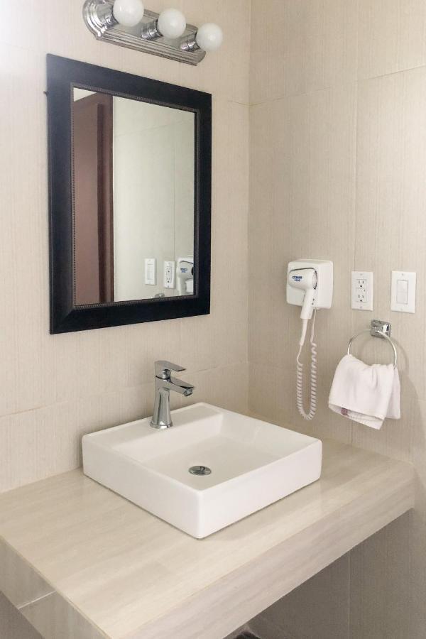 Ciudad Acuña Capital O Palms Hotel, Acuna מראה חיצוני תמונה
